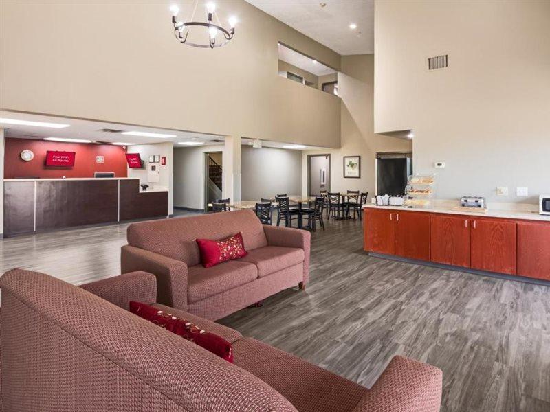Red Roof Inn & Suites Austin East - Manor Exterior foto