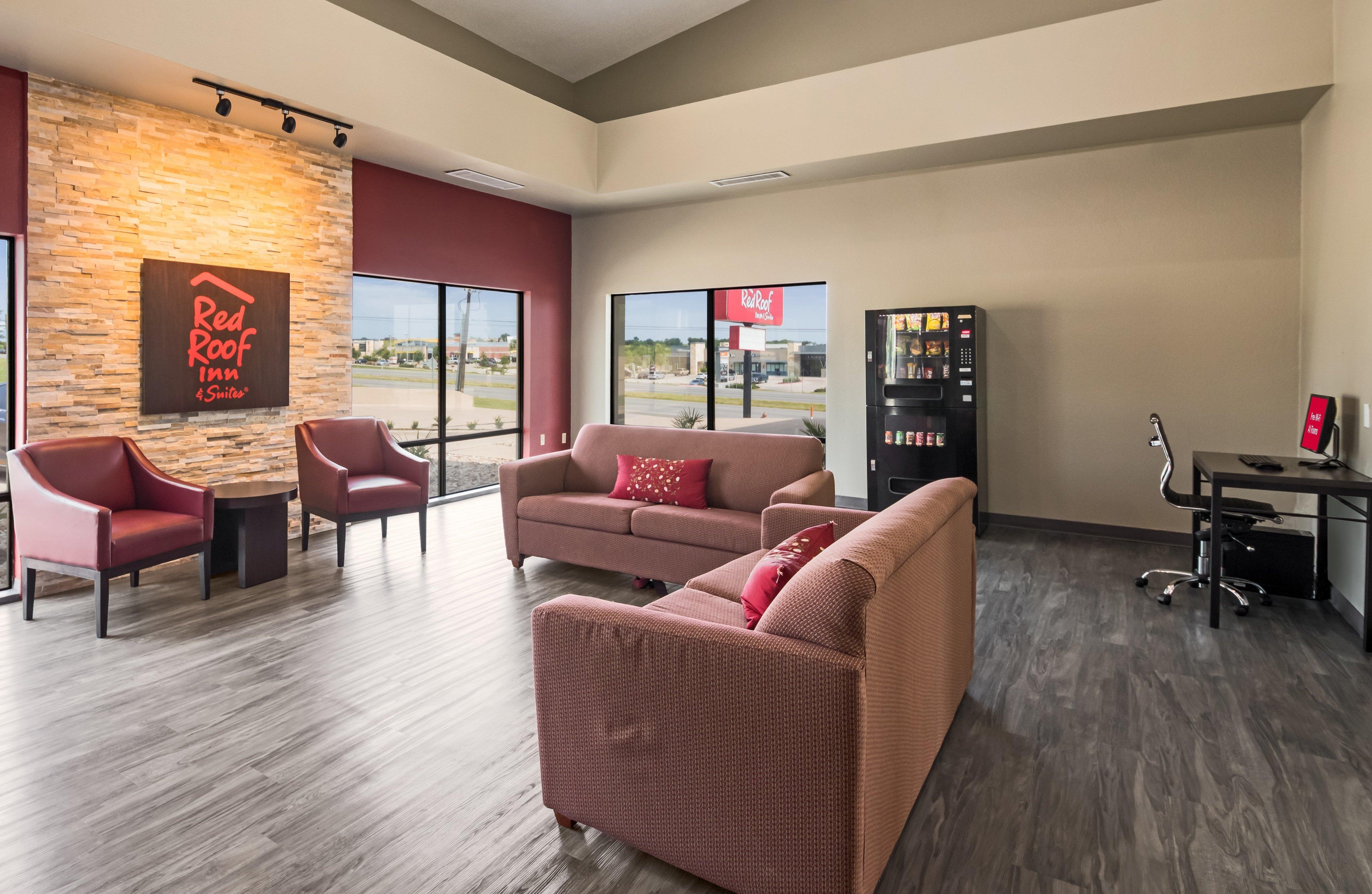 Red Roof Inn & Suites Austin East - Manor Exterior foto