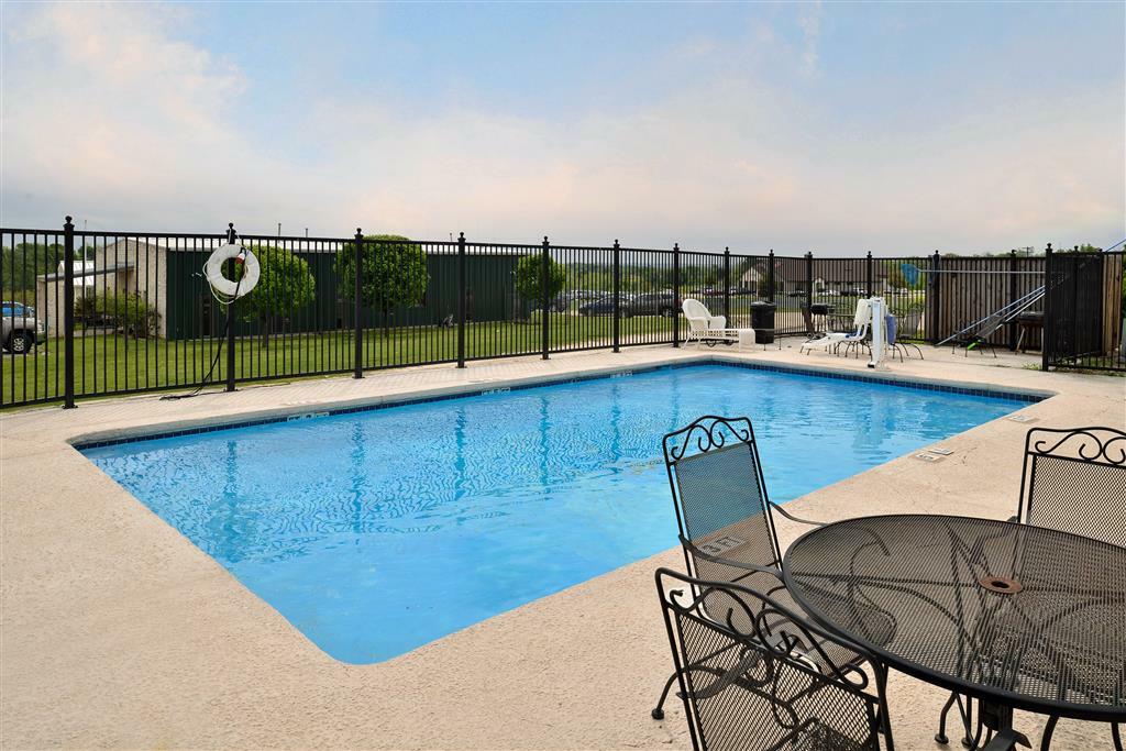 Red Roof Inn & Suites Austin East - Manor Einrichtungen foto