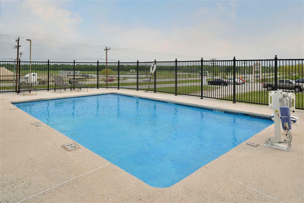 Red Roof Inn & Suites Austin East - Manor Einrichtungen foto